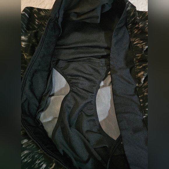 Under Armour Black Patterned Athletic Shorts - Picture 5 of 10